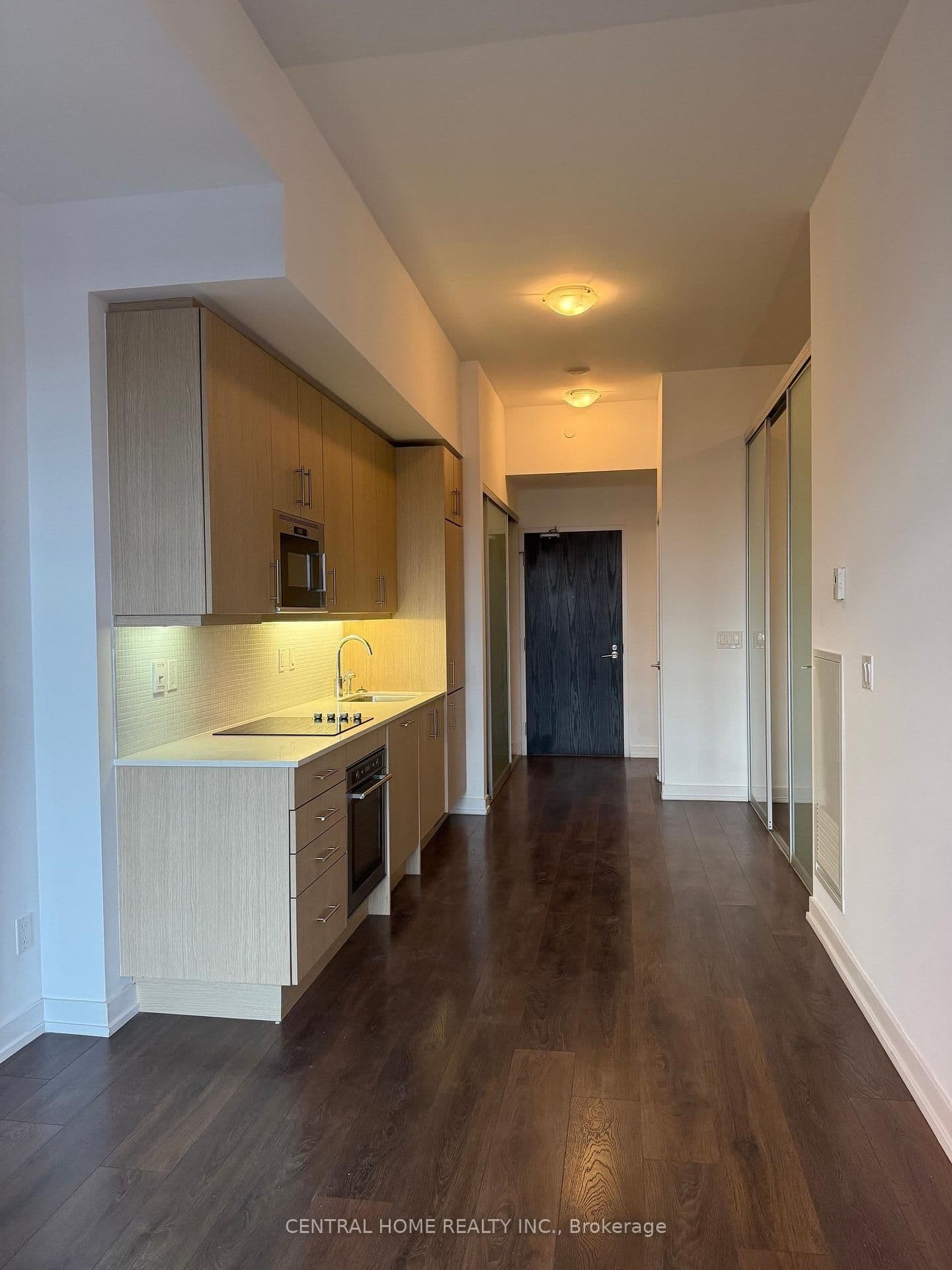 297 College Street, Unit 718 thumbnail 2