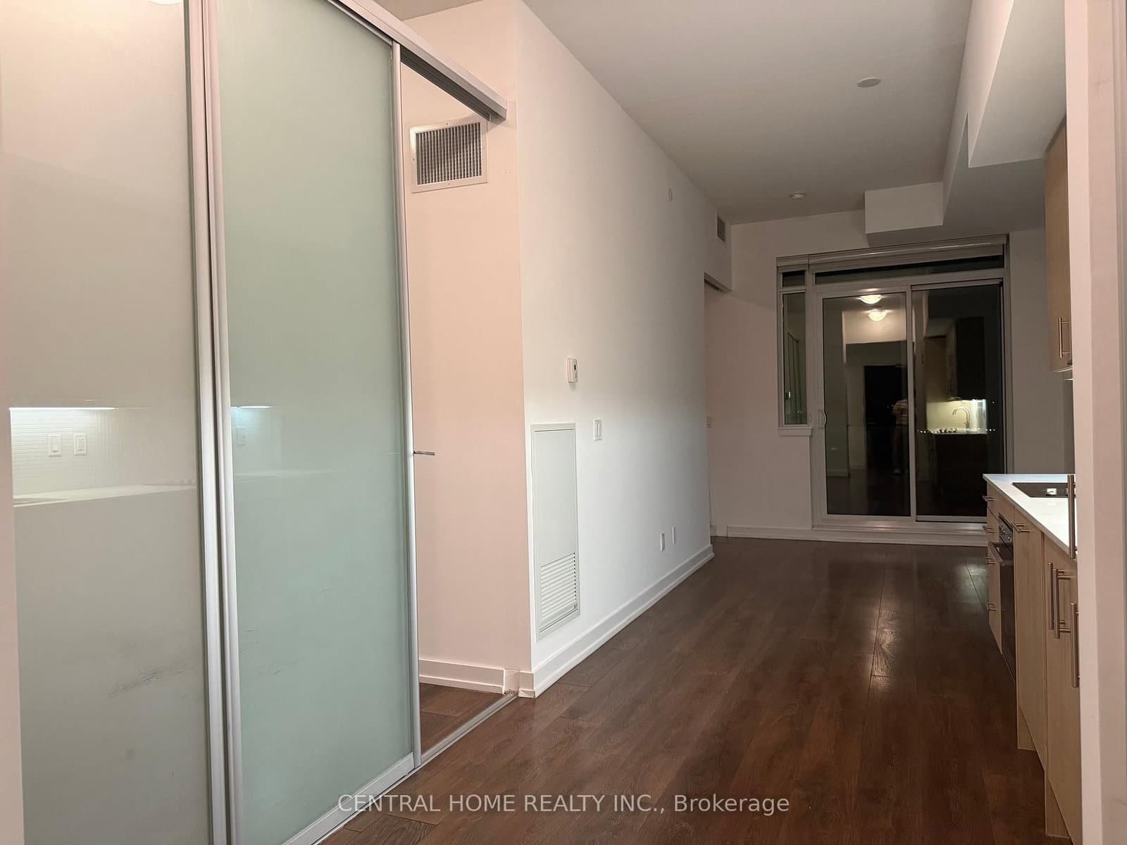 297 College Street, Unit 718 thumbnail 7