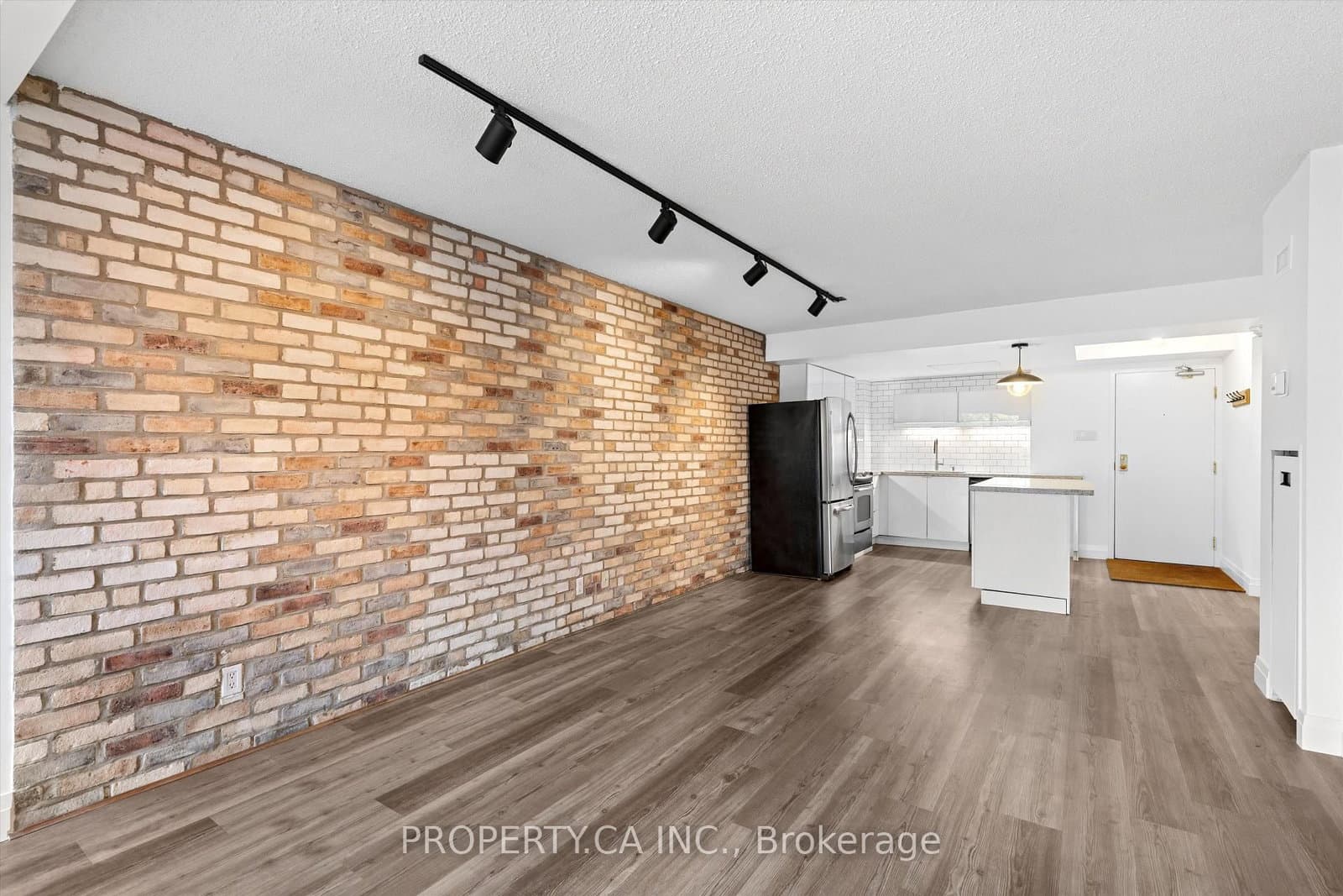 456 College Street, Unit 306 thumbnail 4