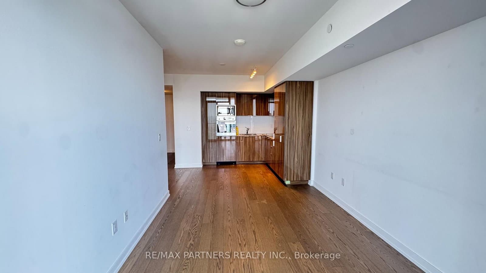 11 Wellesley Street W, Unit 5707 thumbnail 3