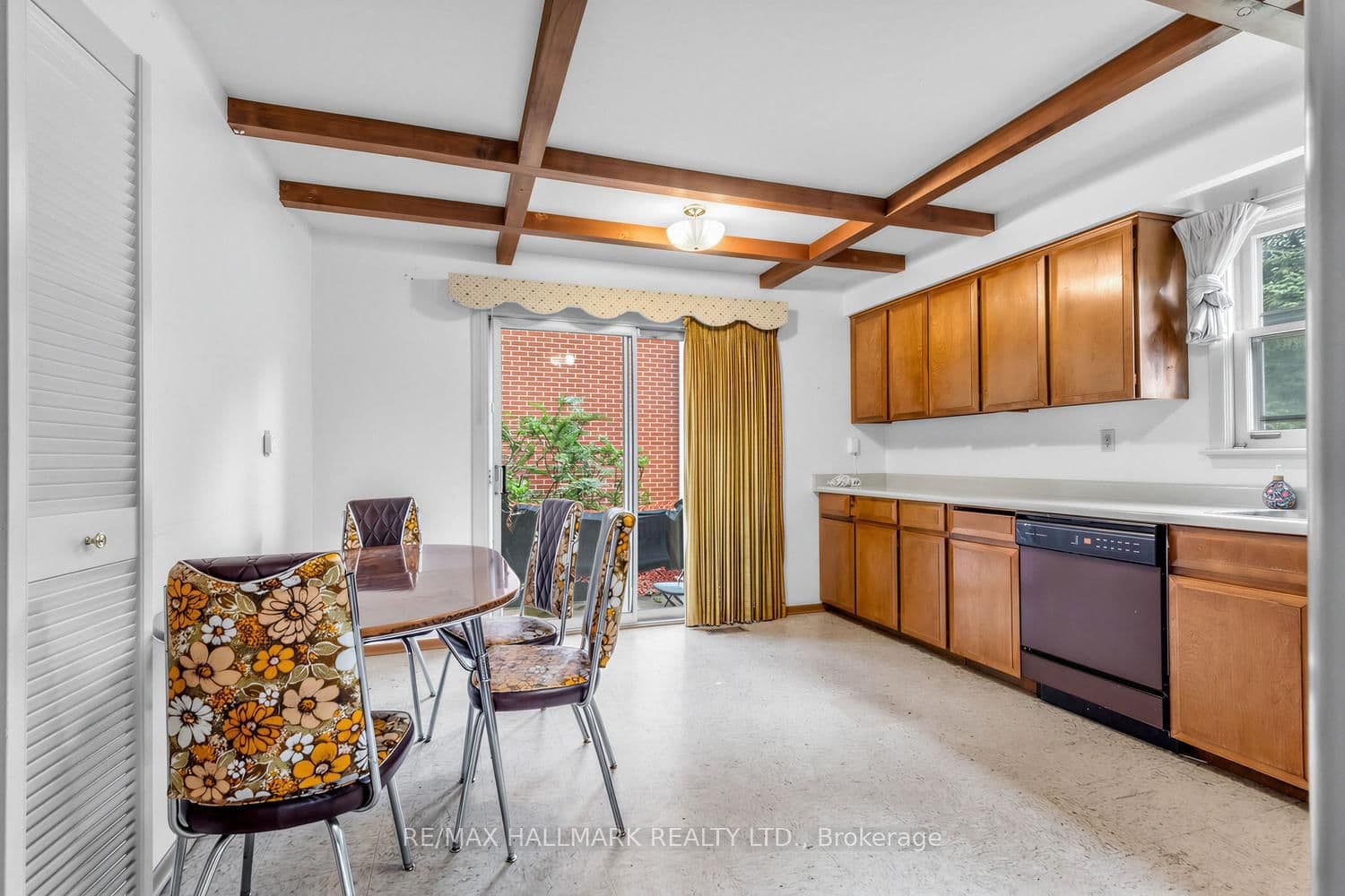 691 Conacher Drive thumbnail 12
