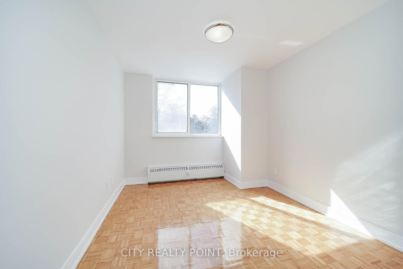 10 Shallmar Boulevard, Unit 203 thumbnail 16