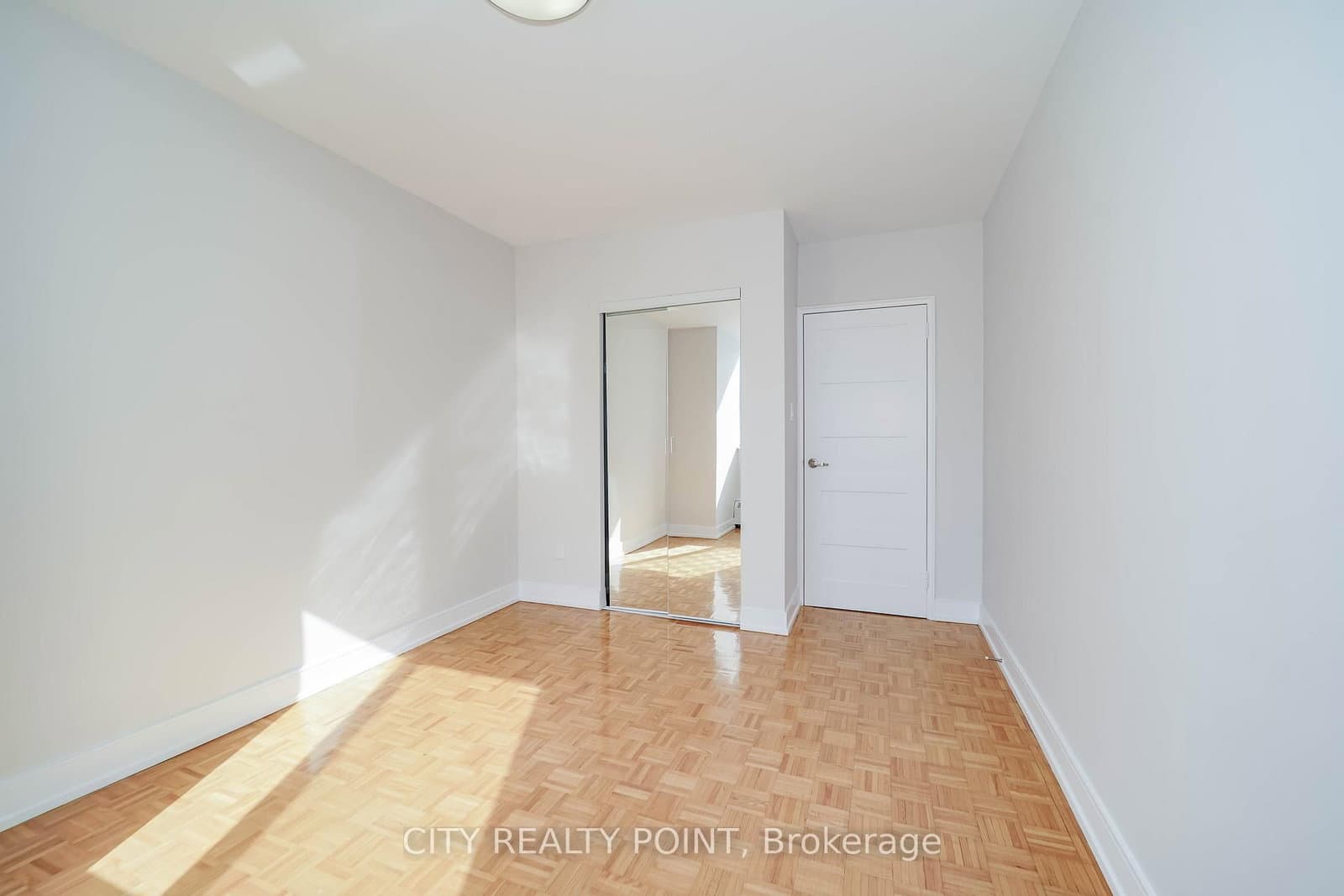 10 Shallmar Boulevard, Unit 203 thumbnail 19