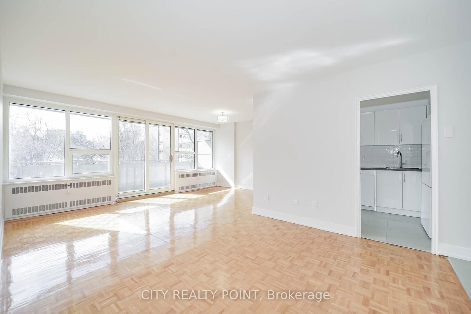 10 Shallmar Boulevard, Unit 203 thumbnail 4