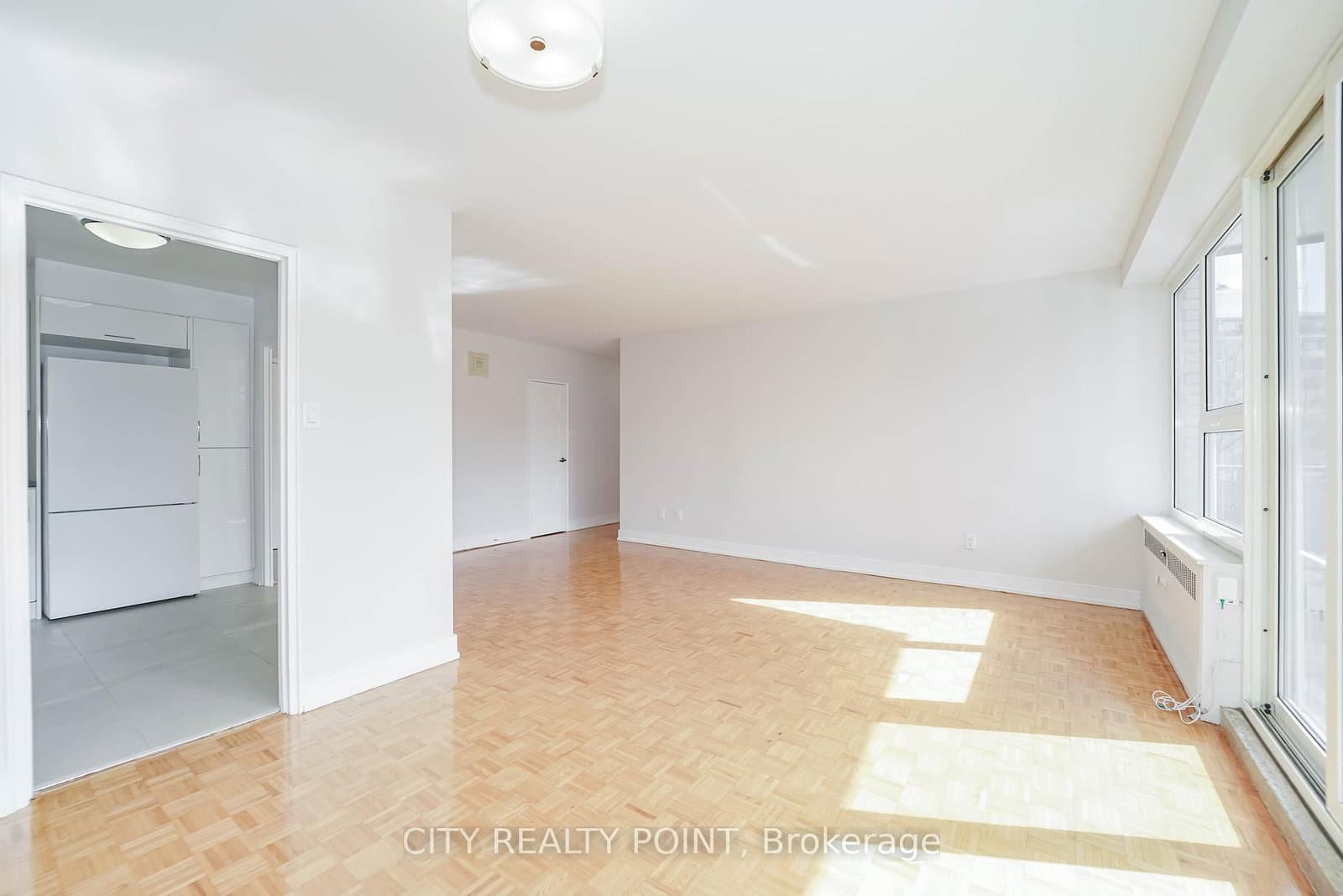 10 Shallmar Boulevard, Unit 203 thumbnail 5