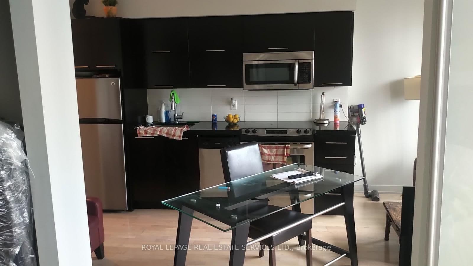 126 Simcoe Street, Unit 1609 thumbnail 2