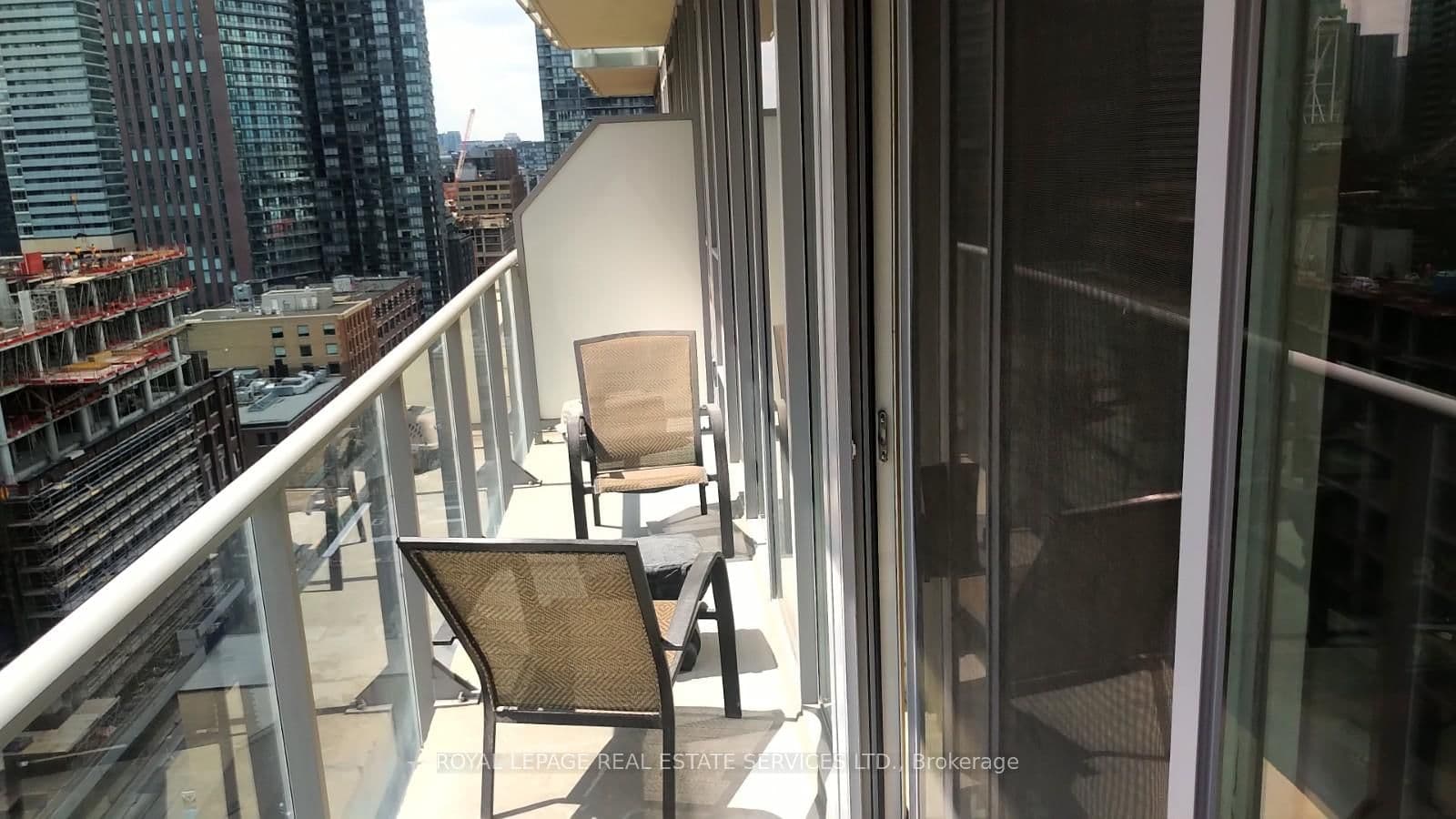 126 Simcoe Street, Unit 1609 thumbnail 8