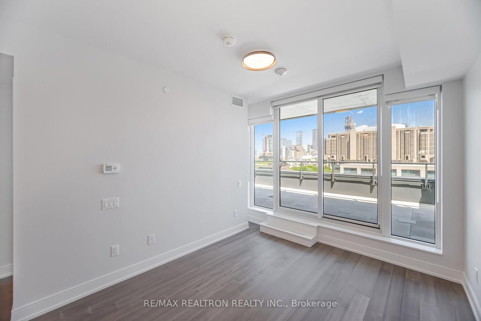 664 Spadina Avenue, Unit 1005 thumbnail 7