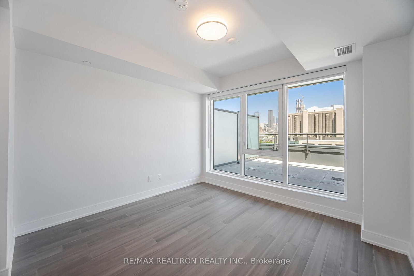 664 Spadina Avenue, Unit 1005 thumbnail 9