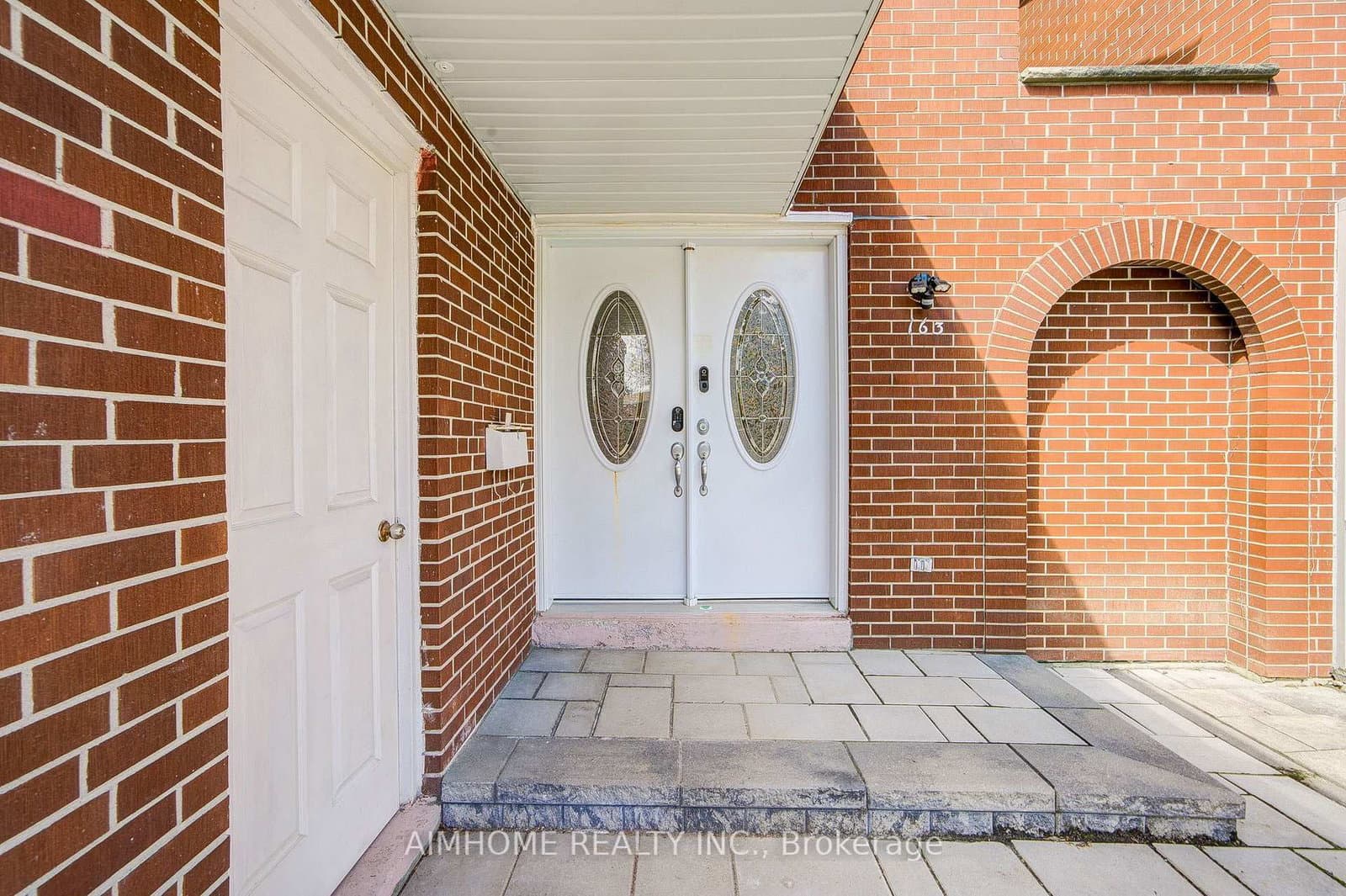 163 Chipwood Crescent thumbnail 3