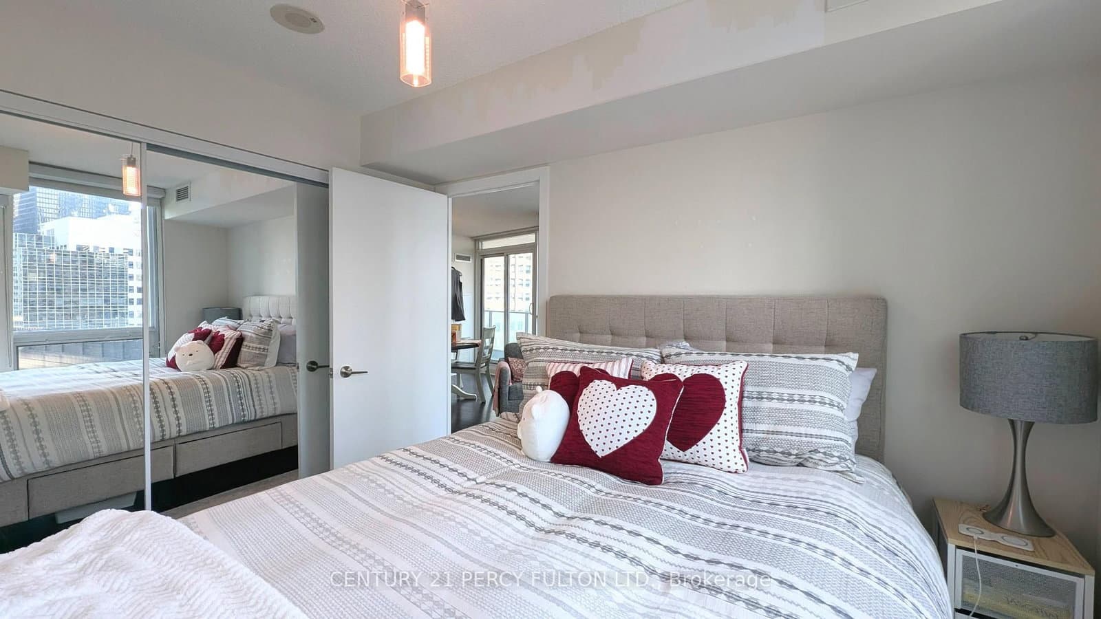 33 Bay Street, Unit 1303 thumbnail 9