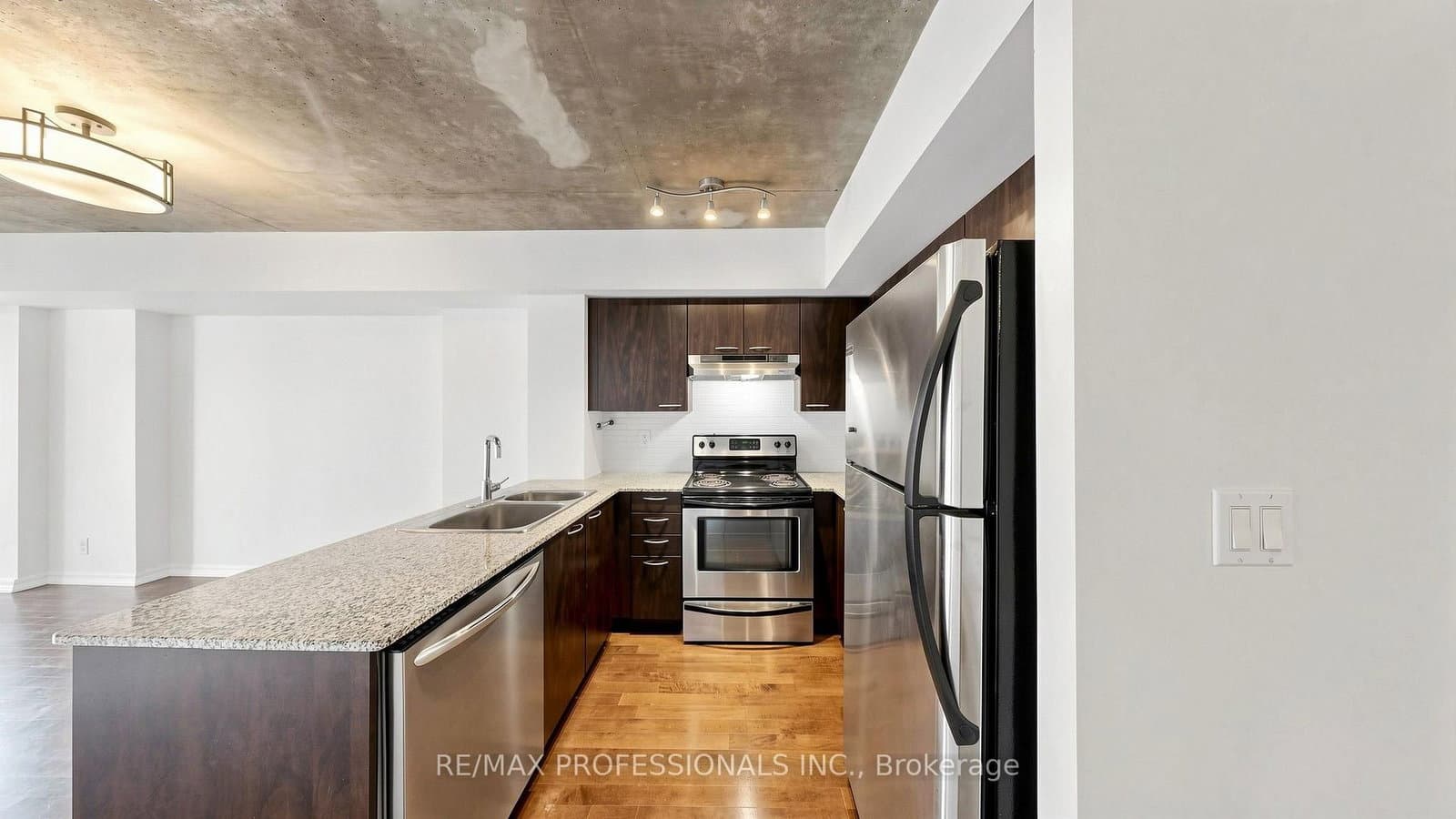 22 Wellesley Street E, Unit 2008 thumbnail 13