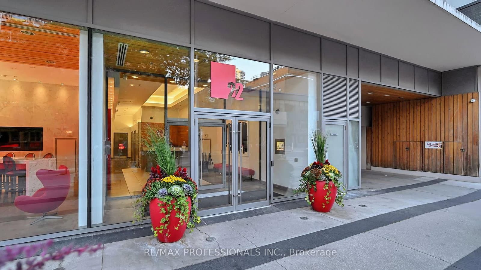 22 Wellesley Street E, Unit 2008 thumbnail 2