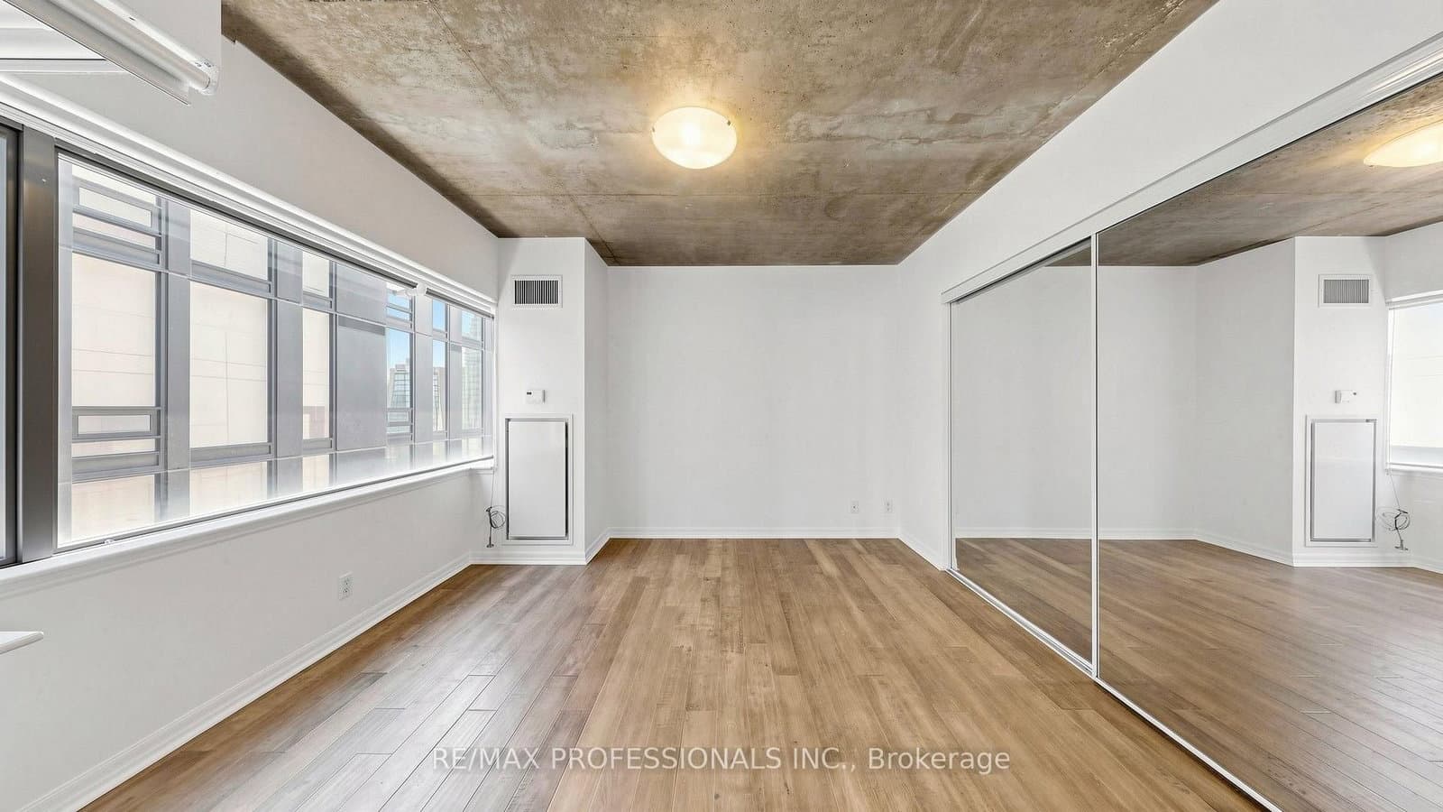 22 Wellesley Street E, Unit 2008 thumbnail 22
