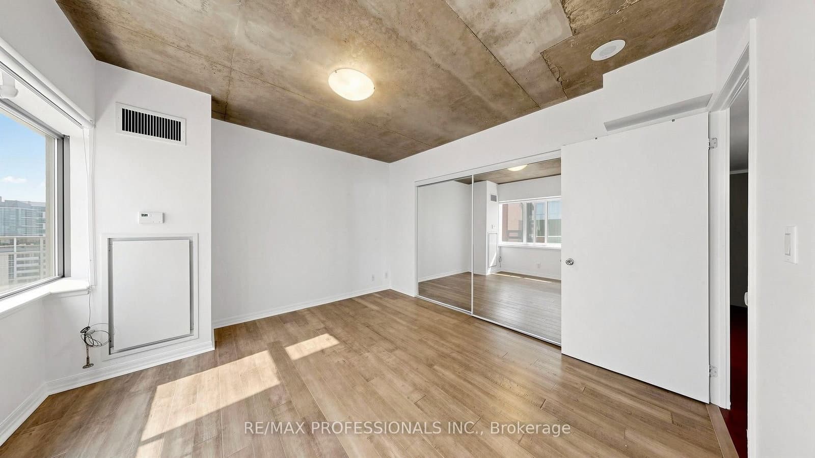 22 Wellesley Street E, Unit 2008 thumbnail 23