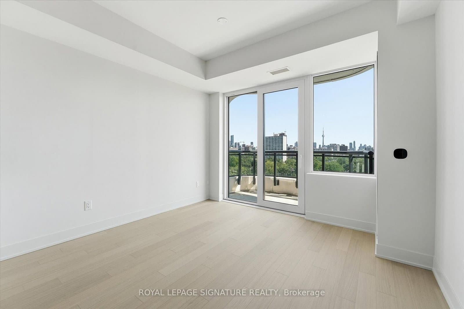 322 Dupont Street, Unit 1004 thumbnail 13