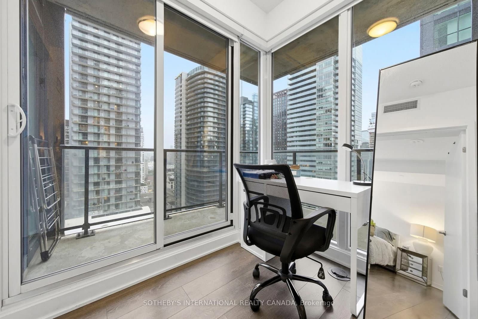125 Blue Jays Way, Unit 3208 thumbnail 17