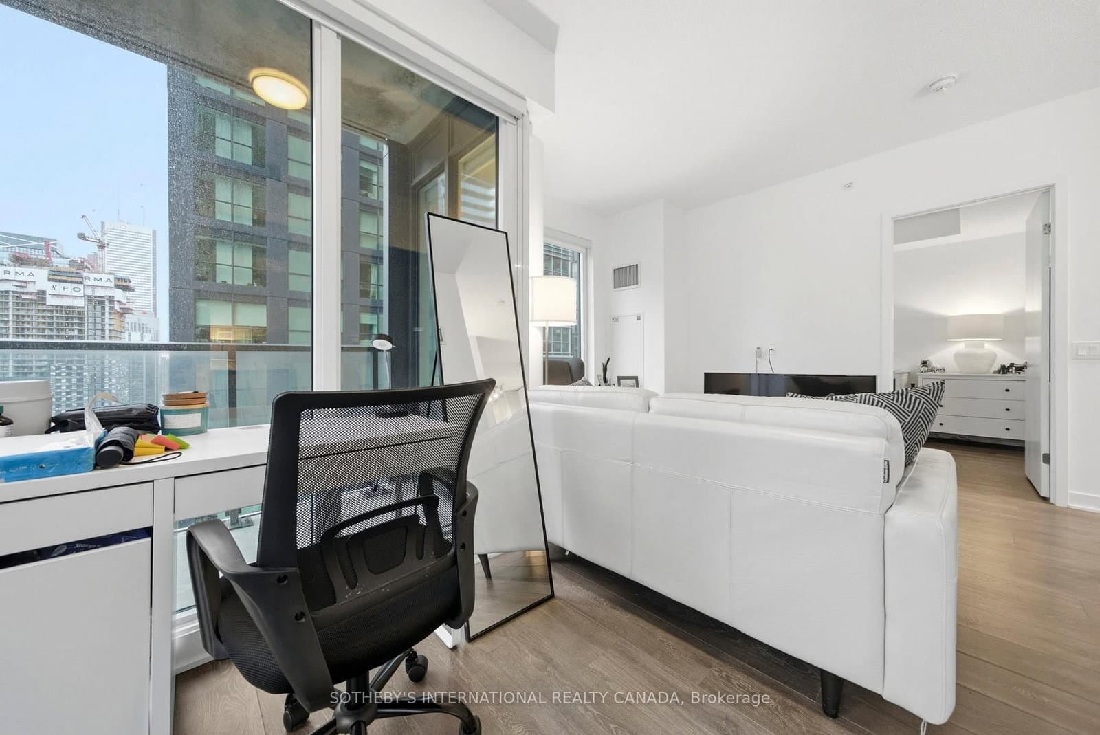 125 Blue Jays Way, Unit 3208 thumbnail 19