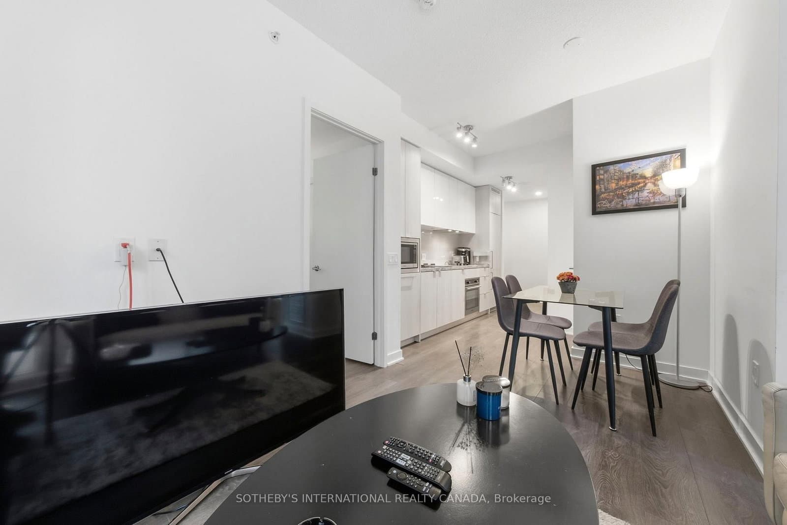 125 Blue Jays Way, Unit 3208 thumbnail 20