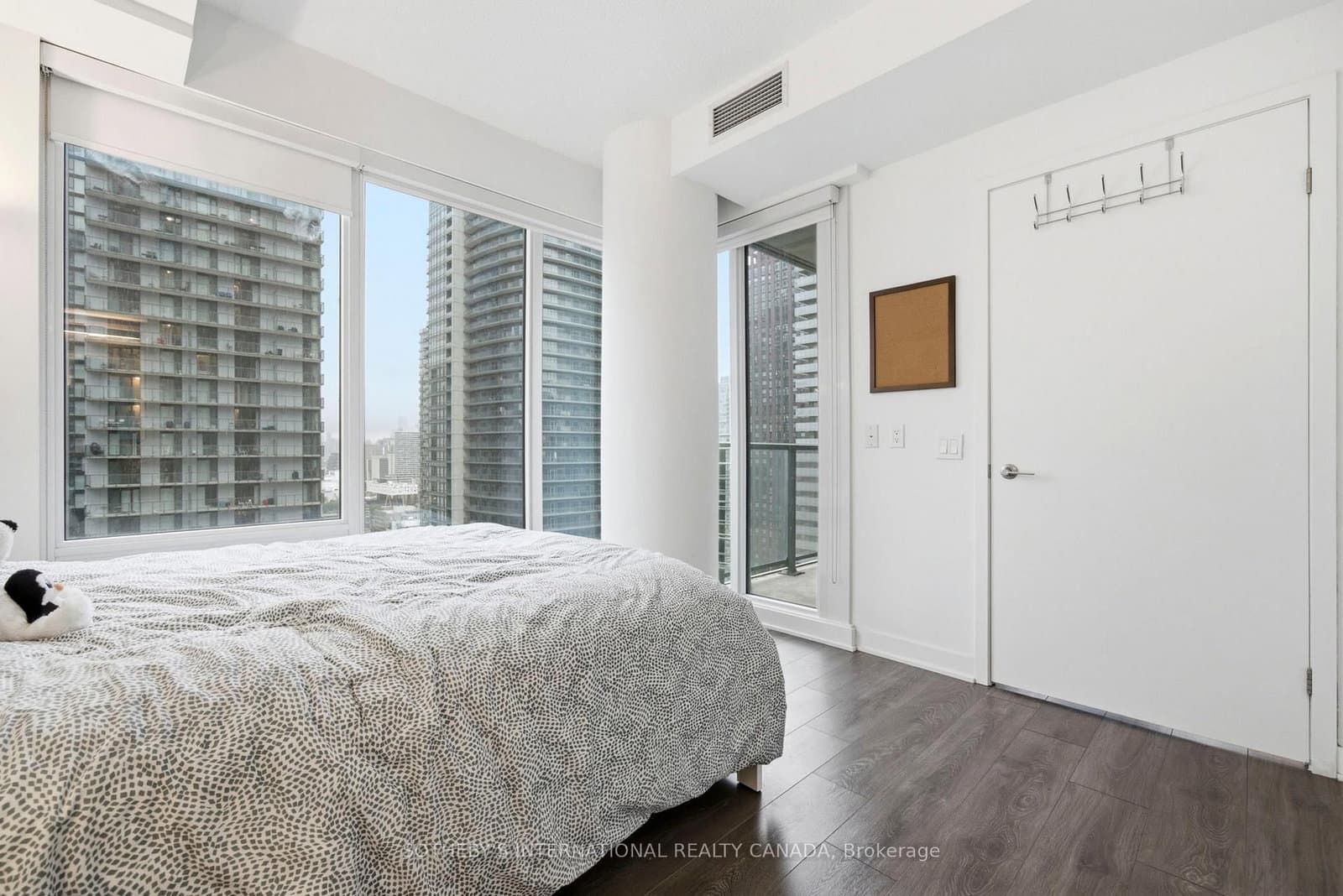 125 Blue Jays Way, Unit 3208 thumbnail 25