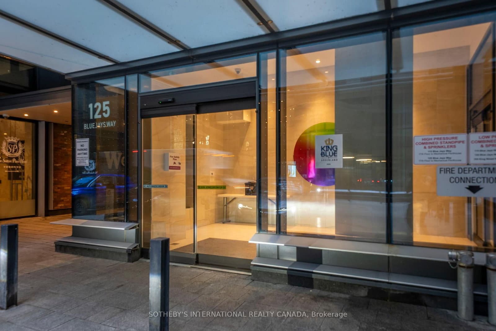 125 Blue Jays Way, Unit 3208 thumbnail 3