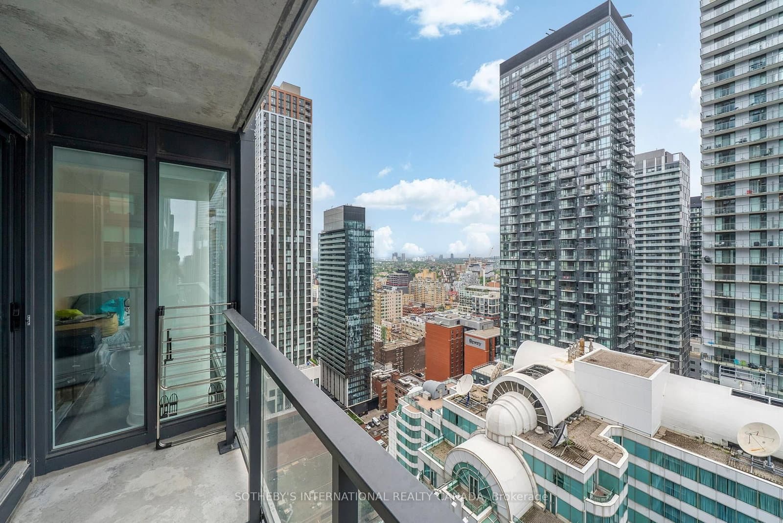 125 Blue Jays Way, Unit 3208 thumbnail 32