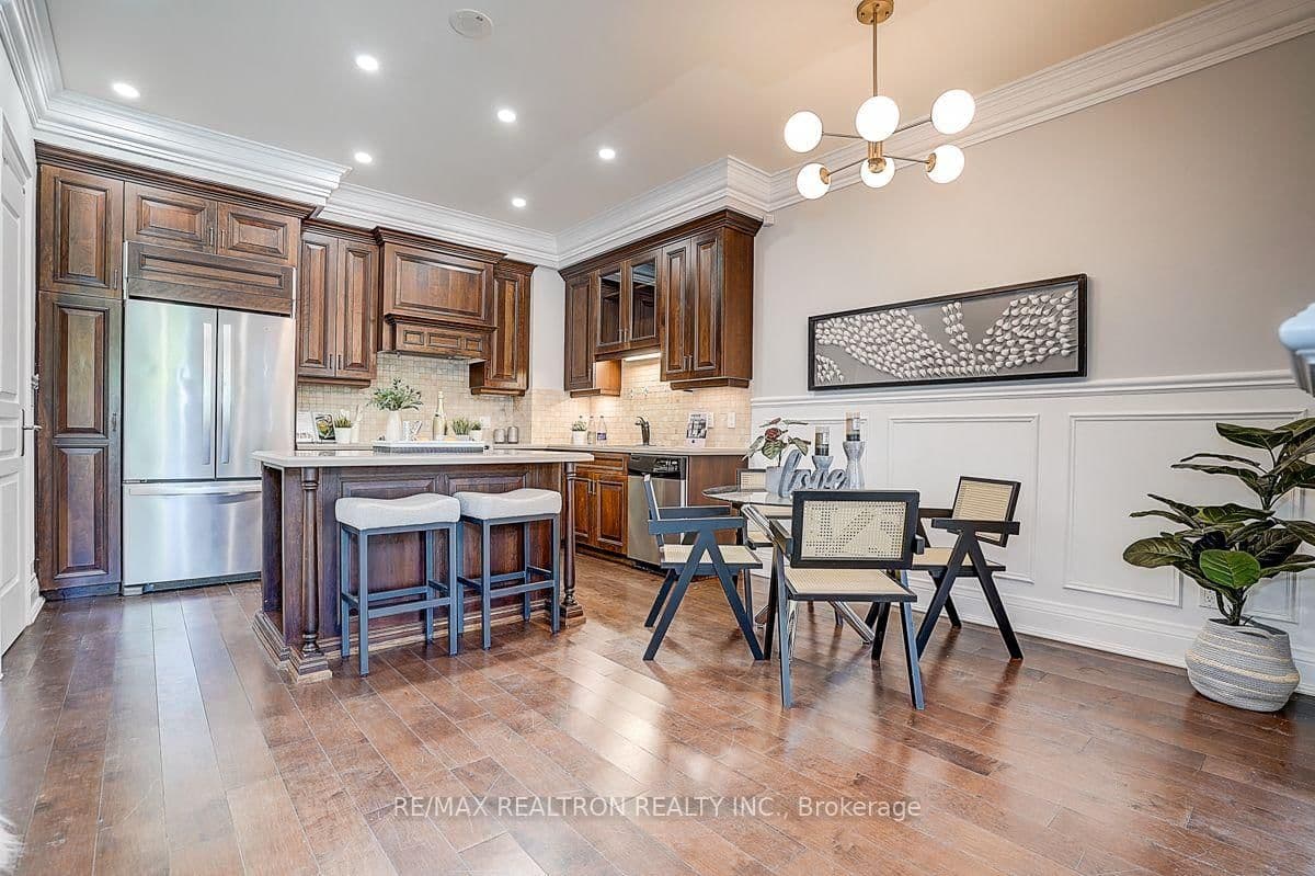 274 Duplex Avenue thumbnail 10