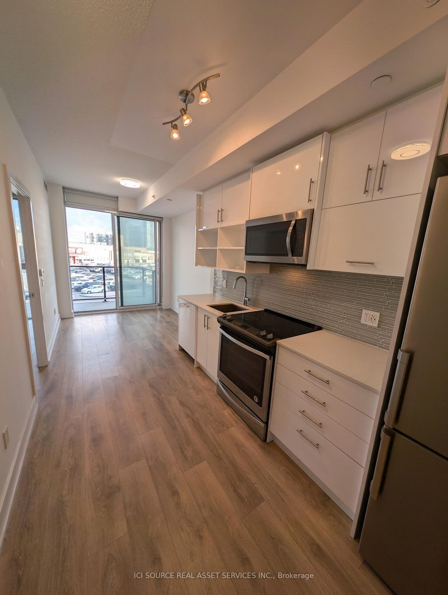 128 Fairview Mall Drive, Unit 320 thumbnail 10