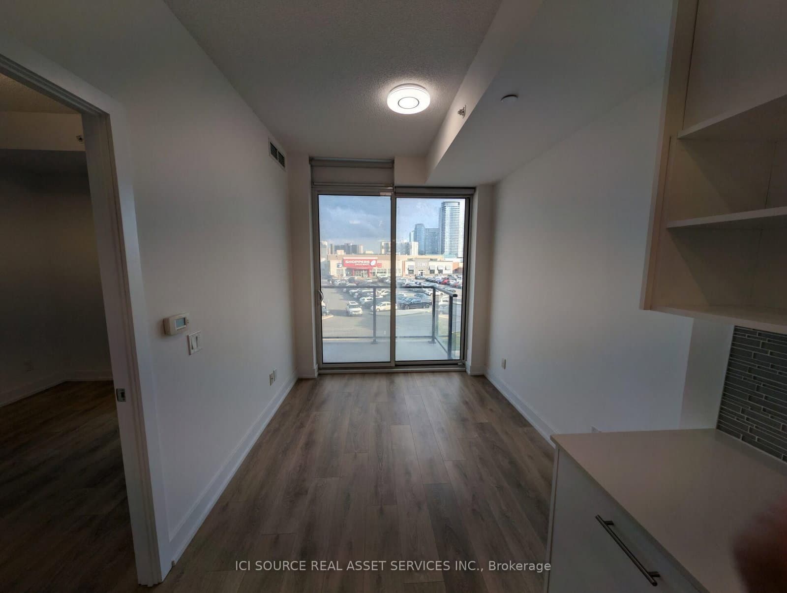 128 Fairview Mall Drive, Unit 320 thumbnail 12