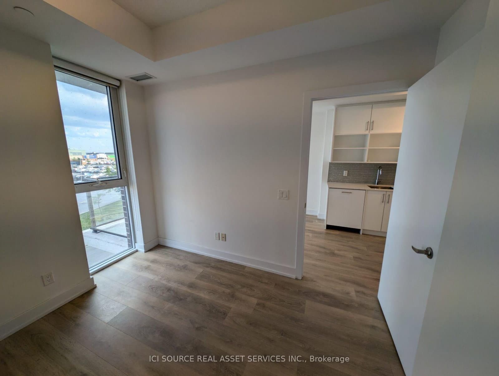 128 Fairview Mall Drive, Unit 320 thumbnail 15