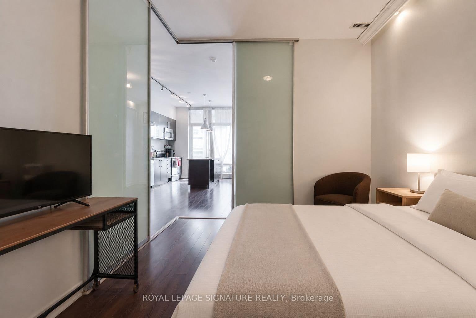 205 Frederick Street, Unit PH09 thumbnail 10