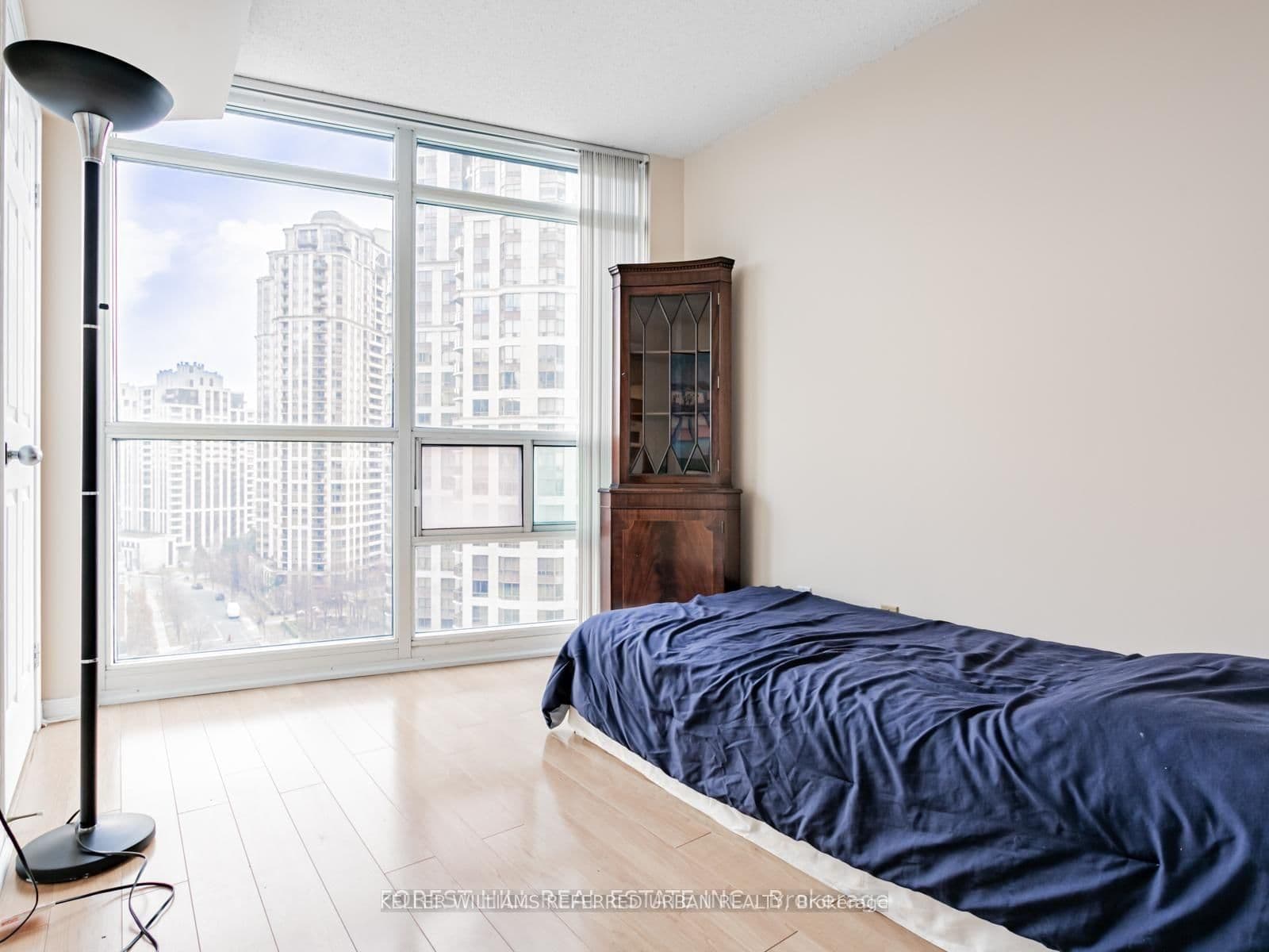 30 Harrison Garden Boulevard, Unit 1501 thumbnail 11