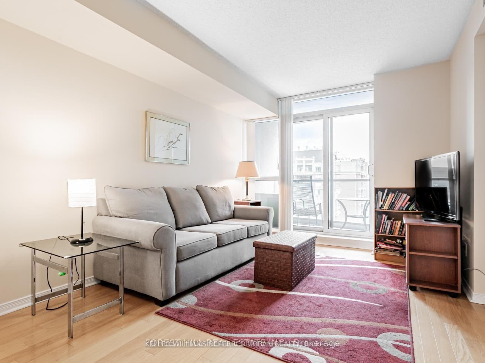 30 Harrison Garden Boulevard, Unit 1501 thumbnail 4