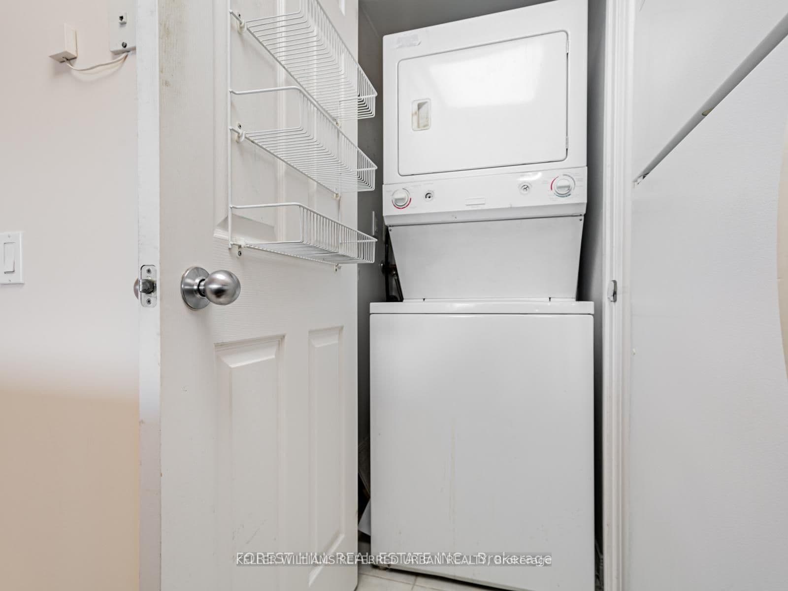 30 Harrison Garden Boulevard, Unit 1501 thumbnail 5