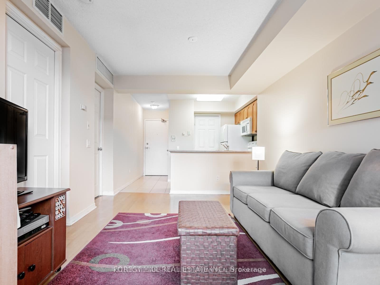 30 Harrison Garden Boulevard, Unit 1501 thumbnail 9