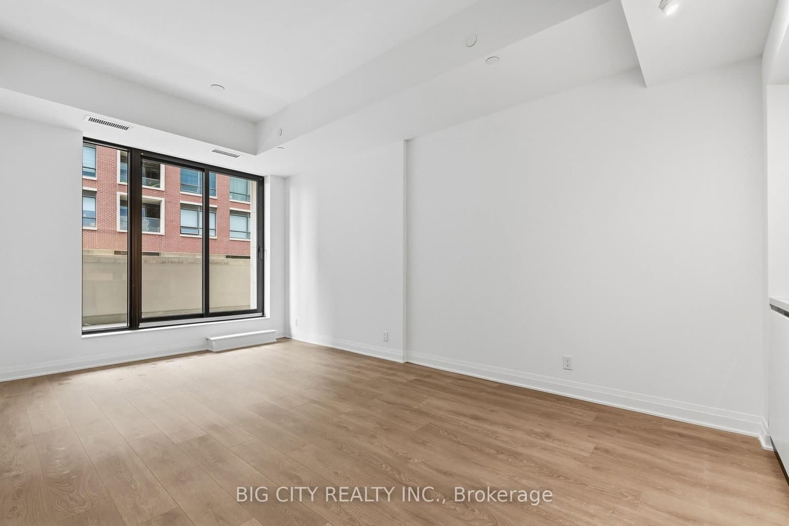 25 Frederick Todd Way, Unit 209 thumbnail 3