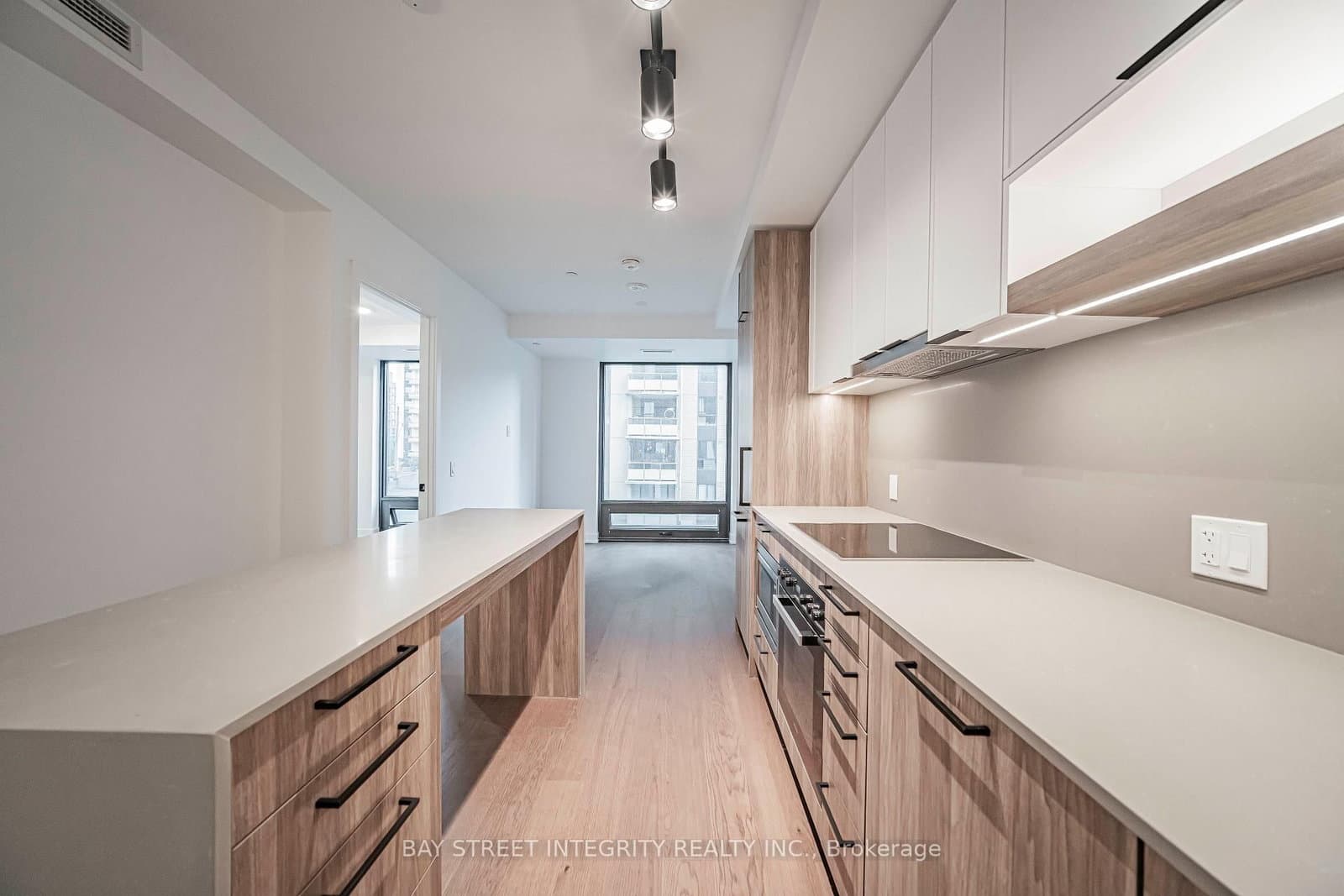 91 Montclair Avenue, Unit 702 thumbnail 5