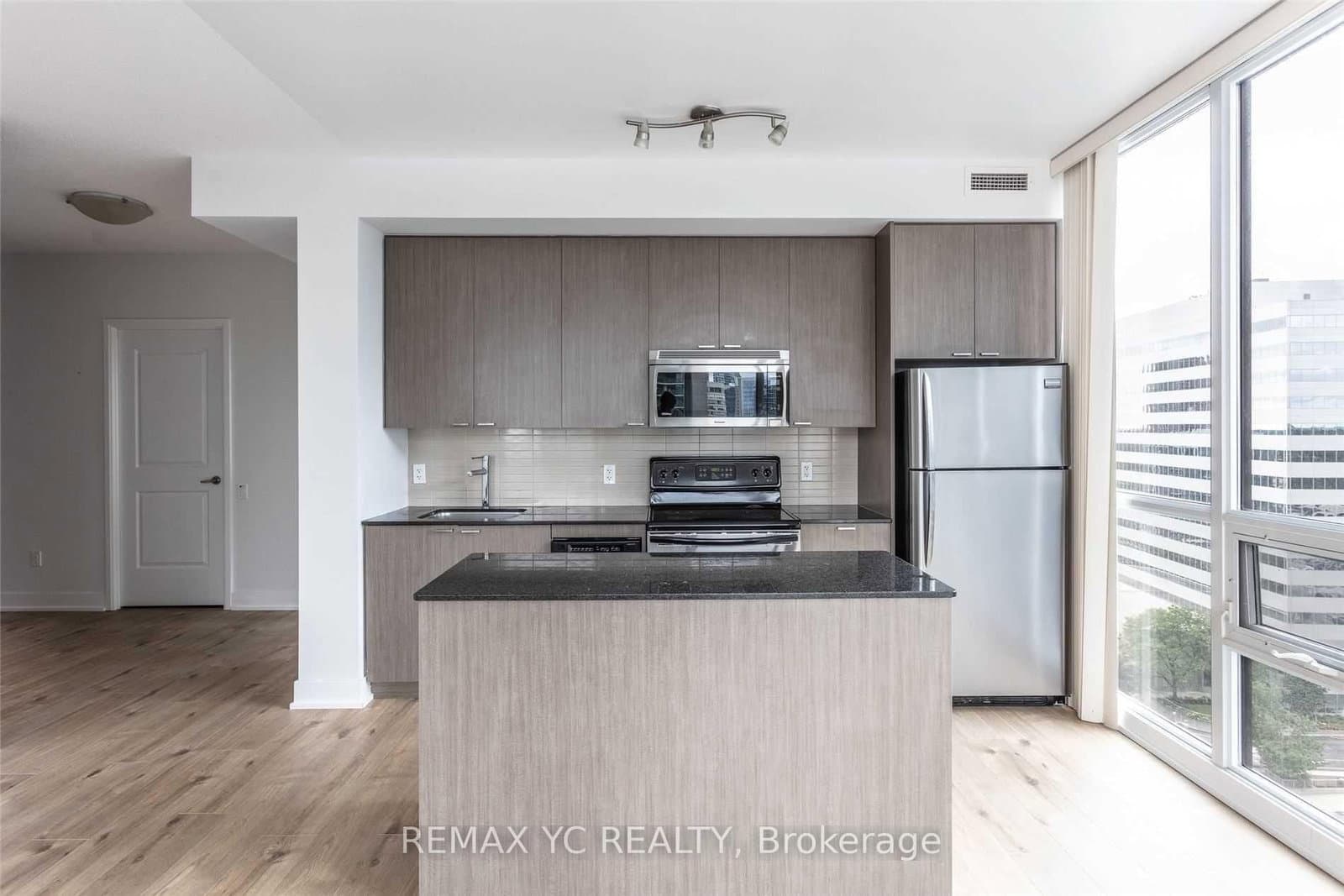 23 SHEPPARD Avenue E, Unit 1803 thumbnail 4