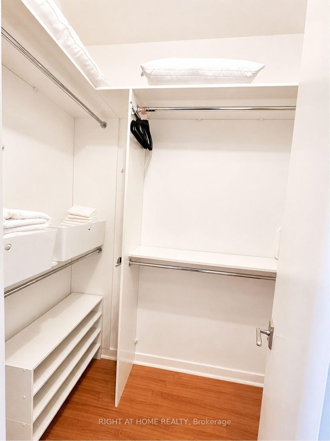 19 Brant Street, Unit 605 thumbnail 14