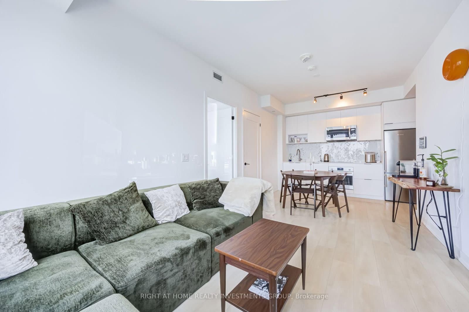 5 Defries Street, Unit 3408 thumbnail 19