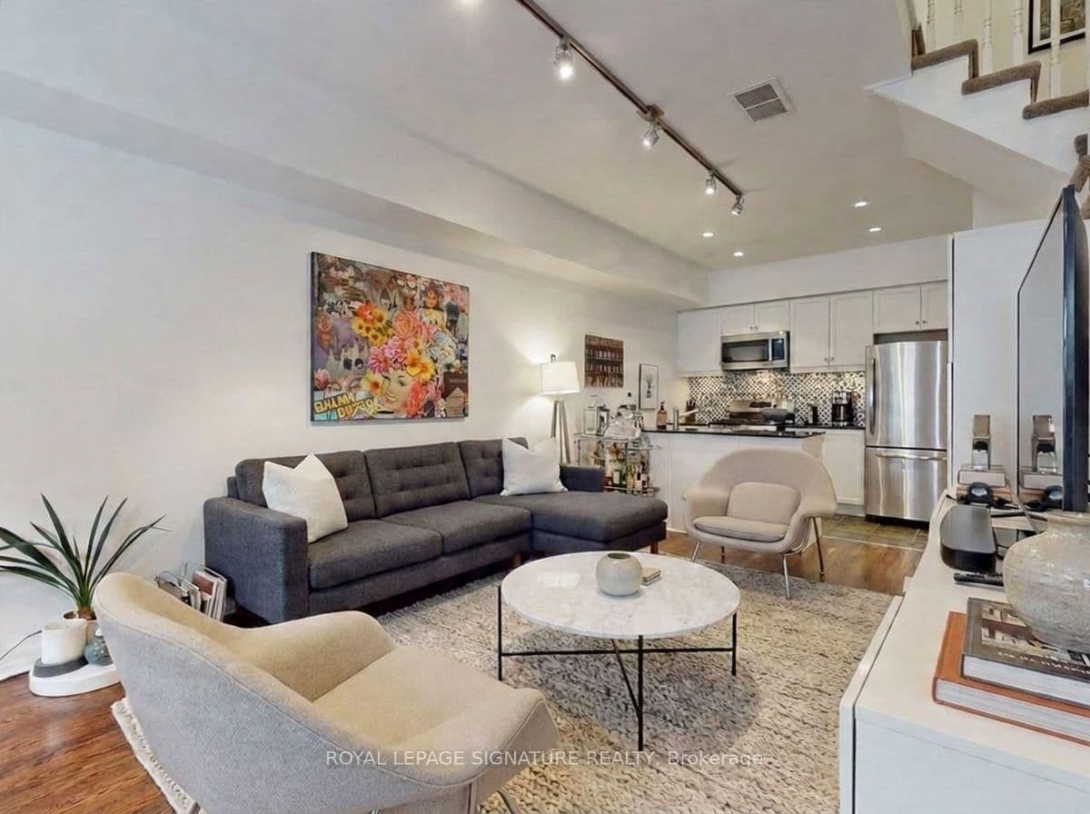 6 Wellesley Place, Unit 42 - Image 1