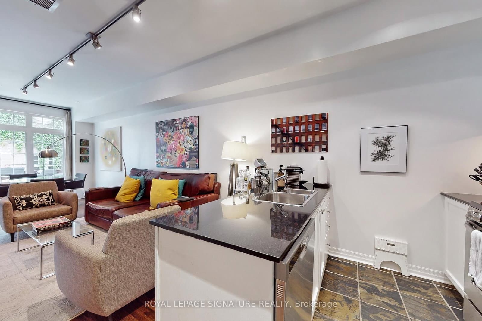 6 Wellesley Place, Unit 42 thumbnail 5