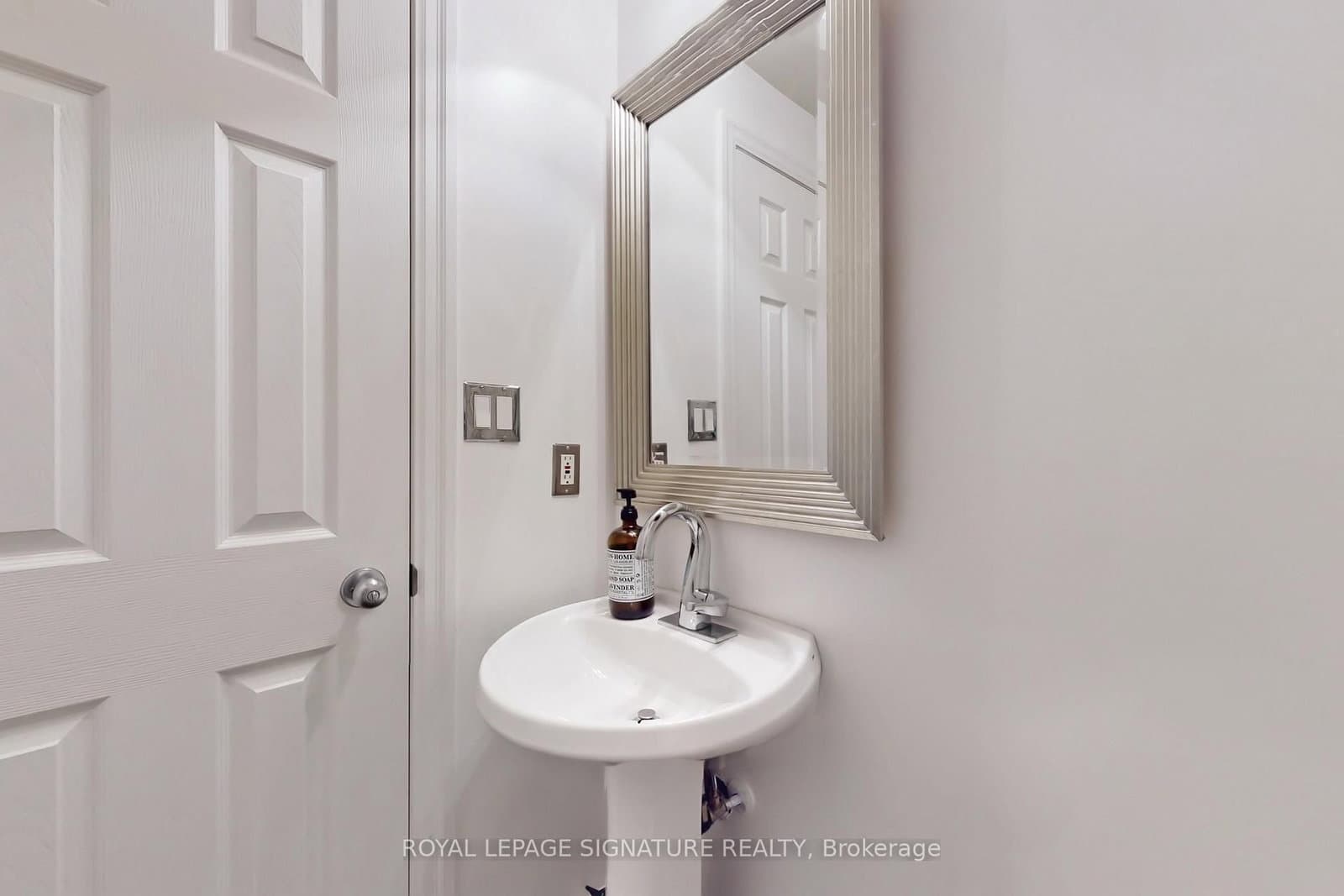 6 Wellesley Place, Unit 42 thumbnail 6