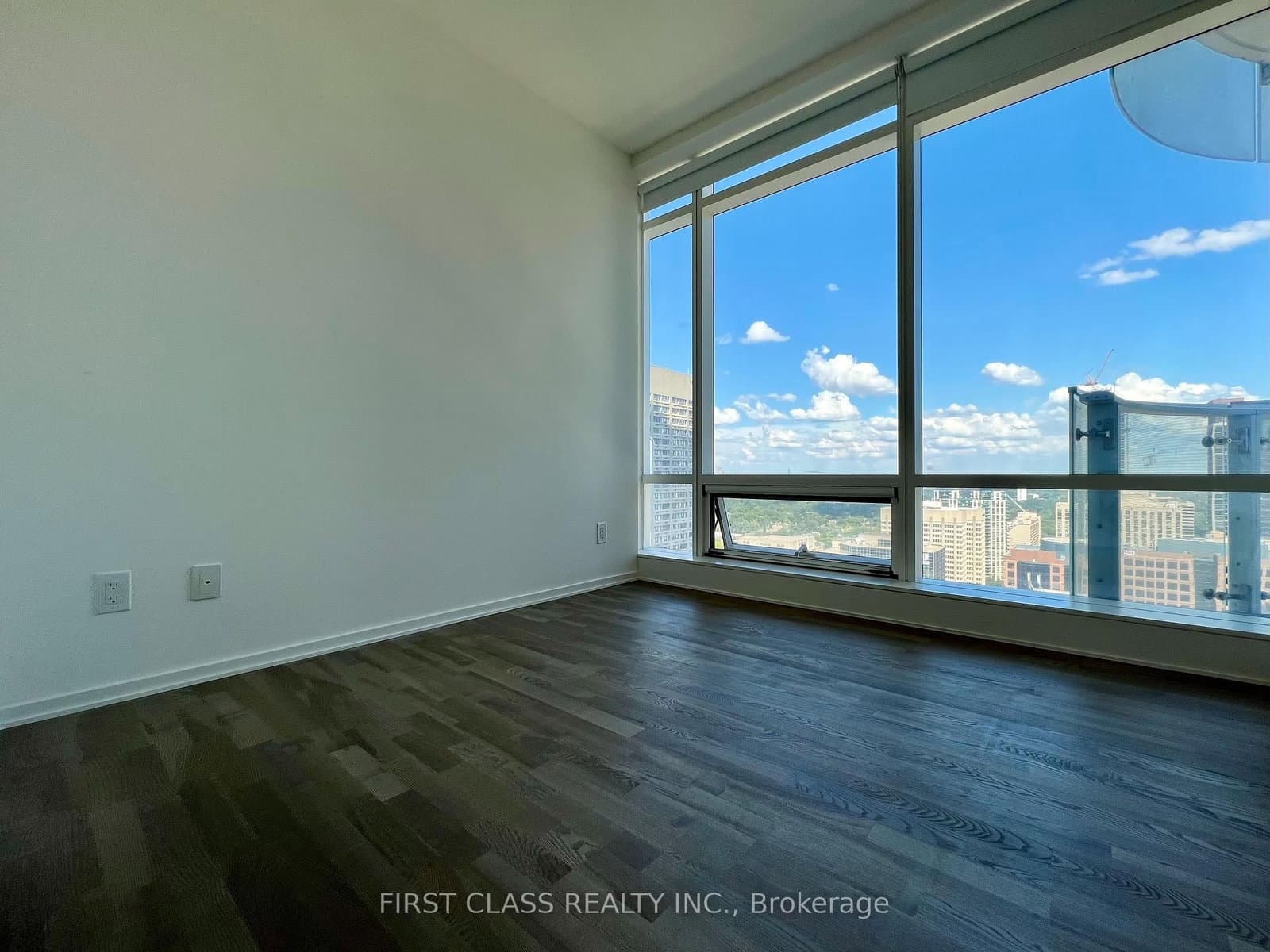 1 Bloor Street E thumbnail 2