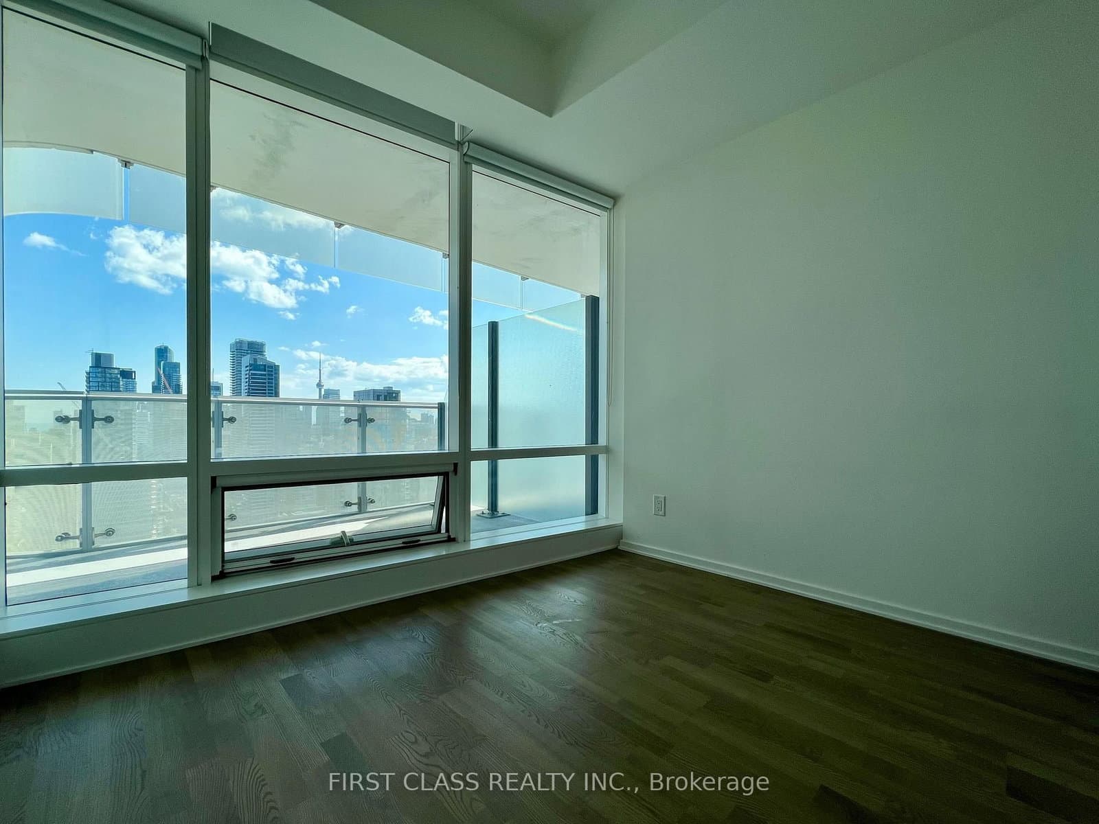 1 Bloor Street E thumbnail 4