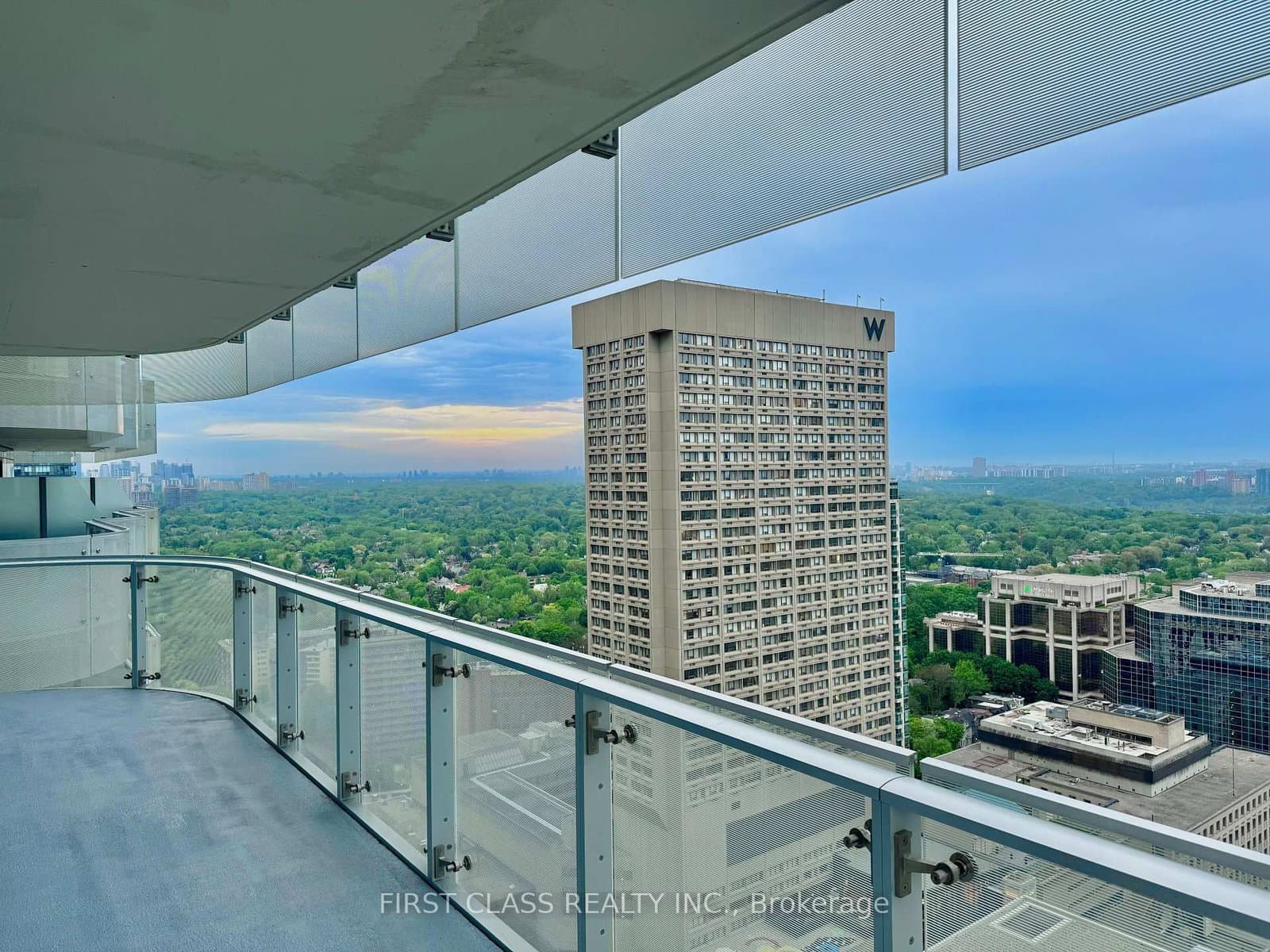 1 Bloor Street E thumbnail 7
