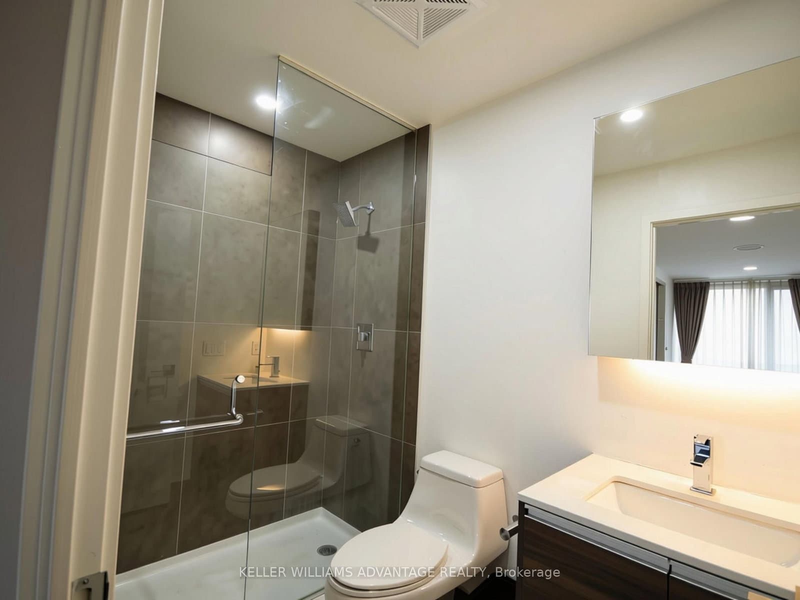 20 Minowan Miikan Lane, Unit 610 thumbnail 11