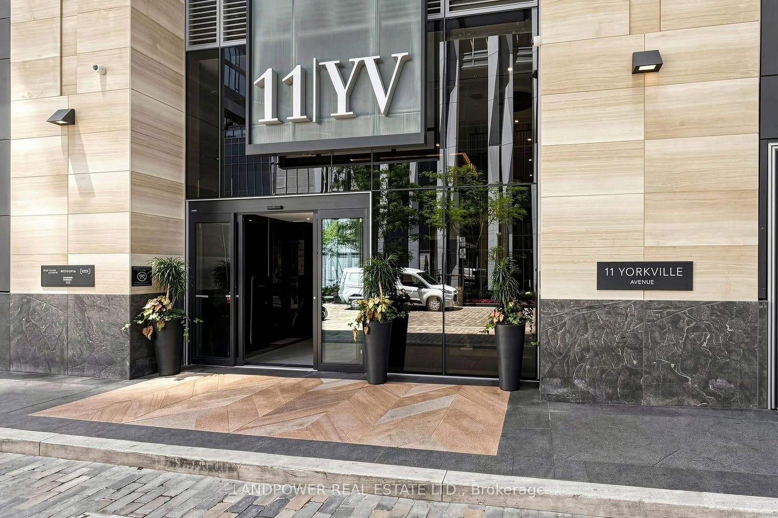 11 Yorkville Avenue, Unit 1307 - Image 1