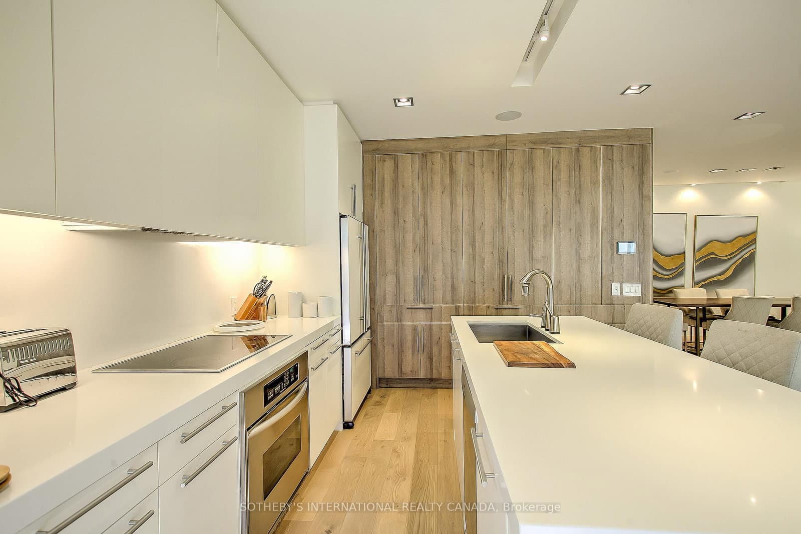 20 Blue Jays Way, Unit 2101 thumbnail 12