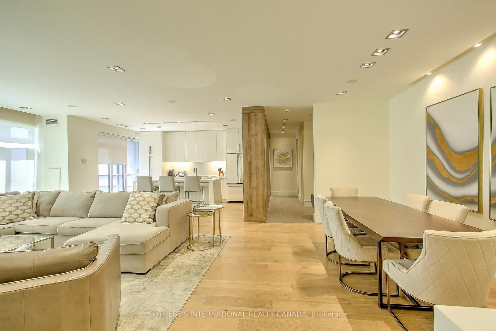 20 Blue Jays Way, Unit 2101 thumbnail 15